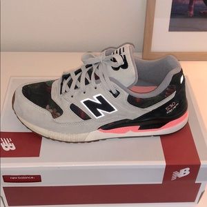 New Balance 530 Grey & Pink Floral Shoes - Sz 8